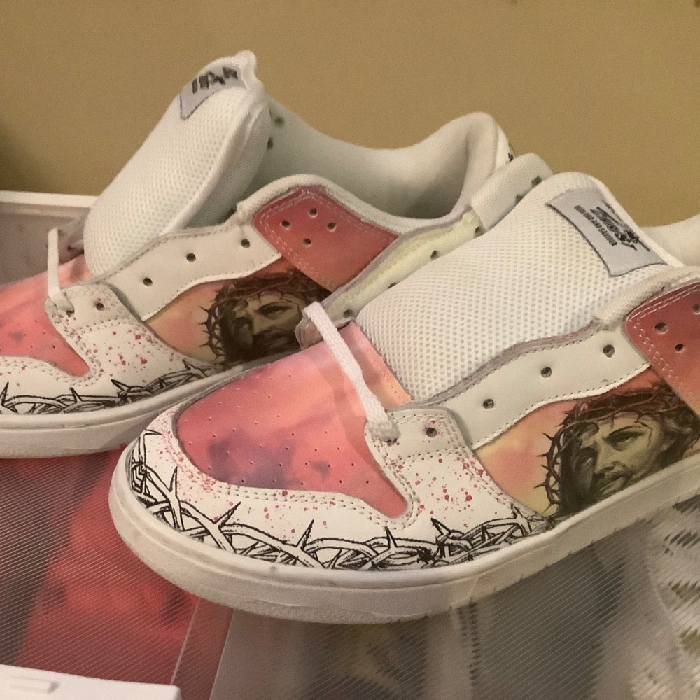 Kito Wares Passion of Christ Dunk Size 11.5M Limited Time Deal 50% Off Bundle 2+ - Picture 2 of 5